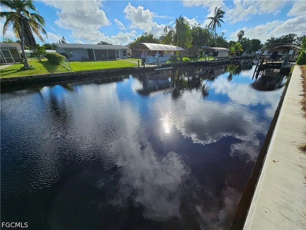 5275 Tiffany Court Cape Coral FL 33904