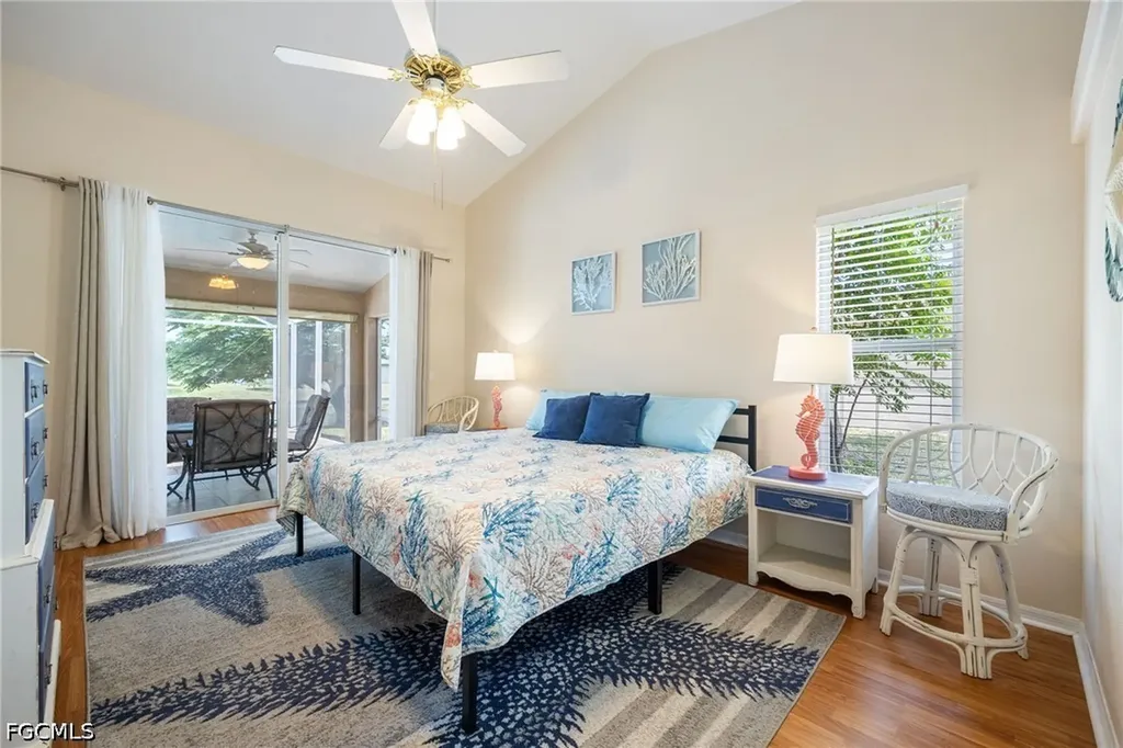 516 SE 8th Place Cape Coral FL 33990