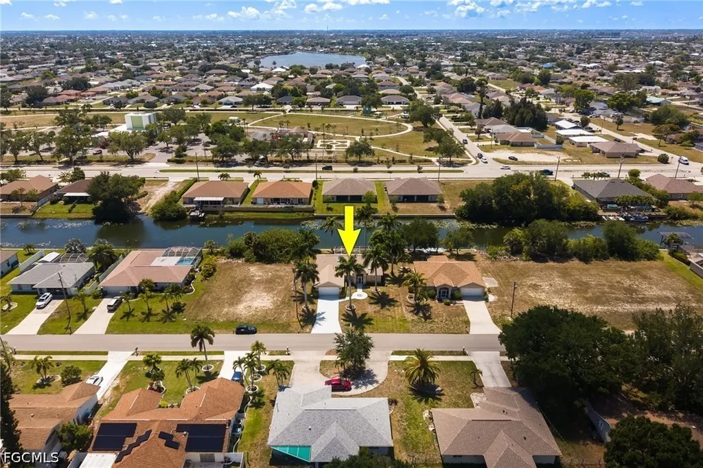 516 SE 8th Place Cape Coral FL 33990