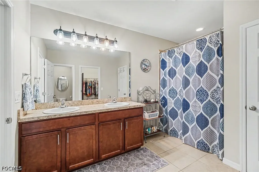 2132 Pigeon Plum Way North Fort Myers FL 33917