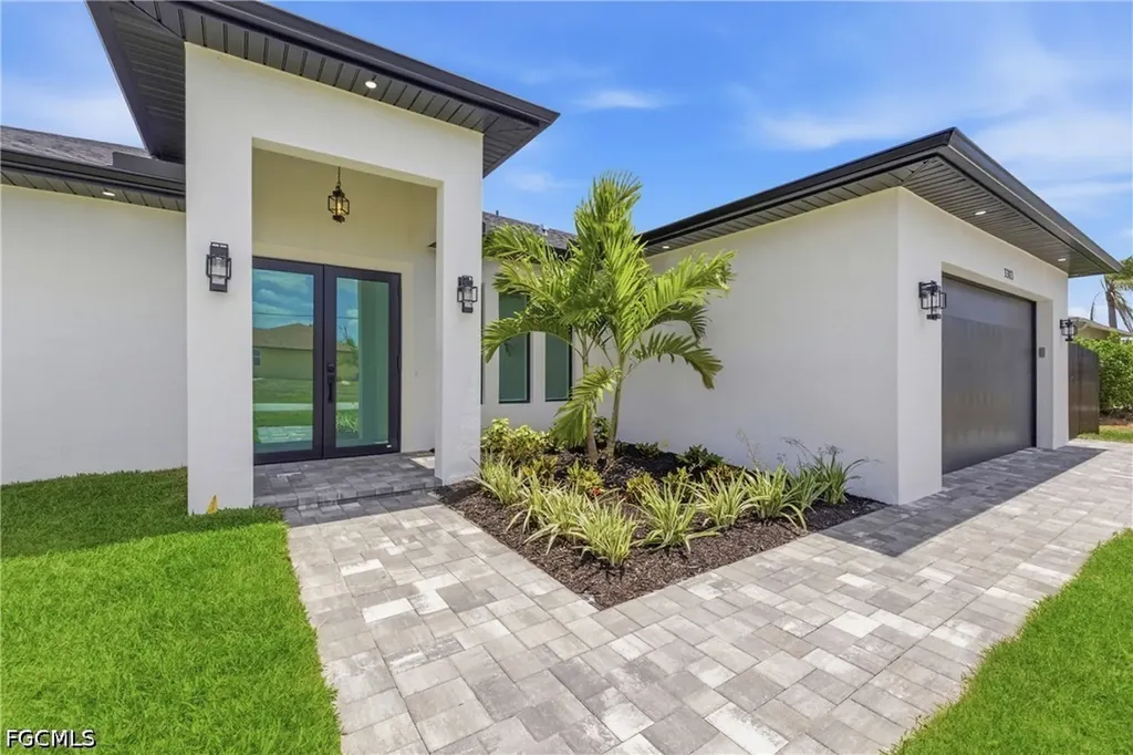 3303 SW 12th Avenue Cape Coral FL 33914