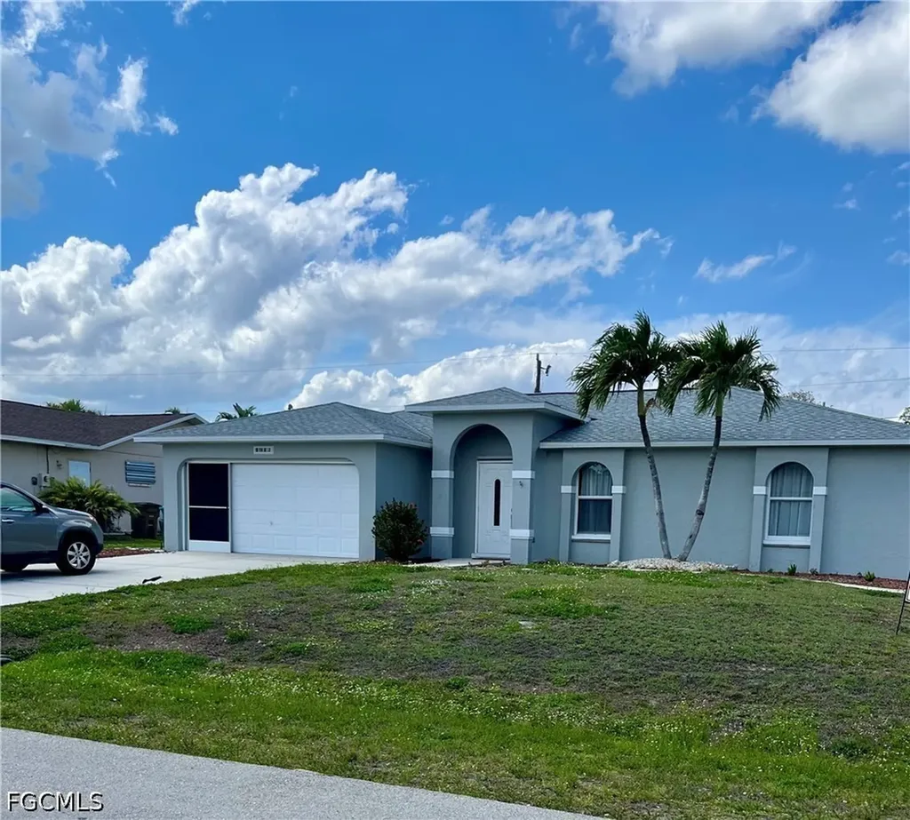 1923 NE 4th Terrace Cape Coral FL 33909-2718