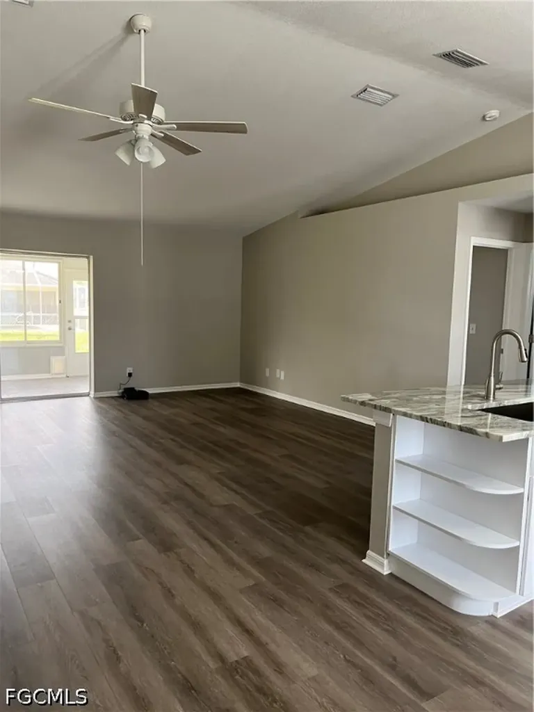 1923 NE 4th Terrace Cape Coral FL 33909-2718