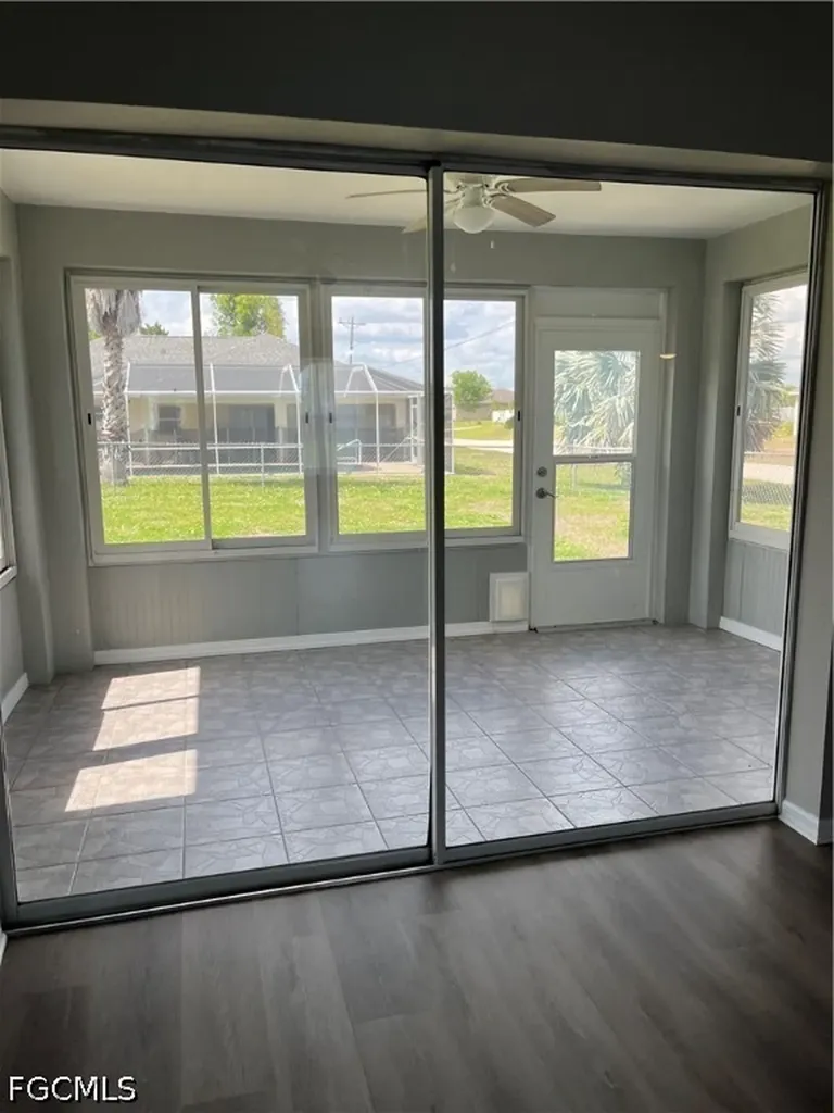 1923 NE 4th Terrace Cape Coral FL 33909-2718