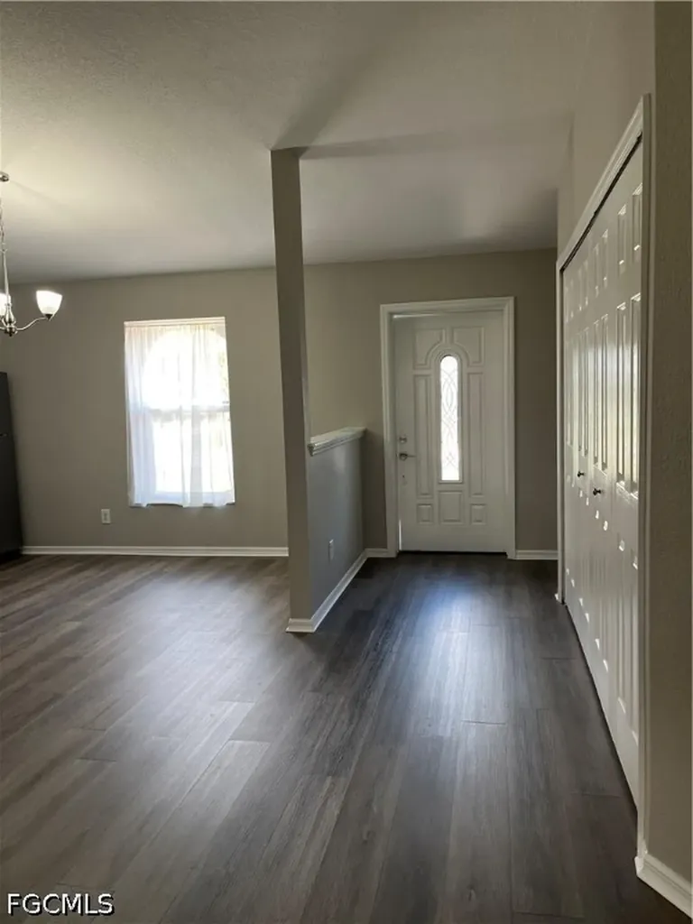 1923 NE 4th Terrace Cape Coral FL 33909-2718