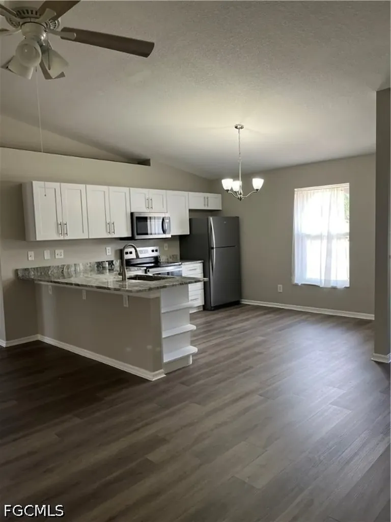 1923 NE 4th Terrace Cape Coral FL 33909-2718