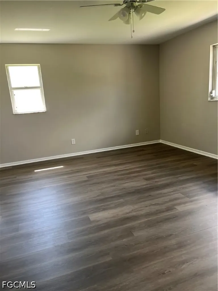 1923 NE 4th Terrace Cape Coral FL 33909-2718