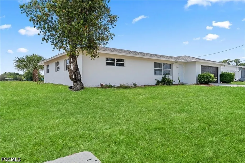 14 Richmond Avenue N Lehigh Acres FL 33936