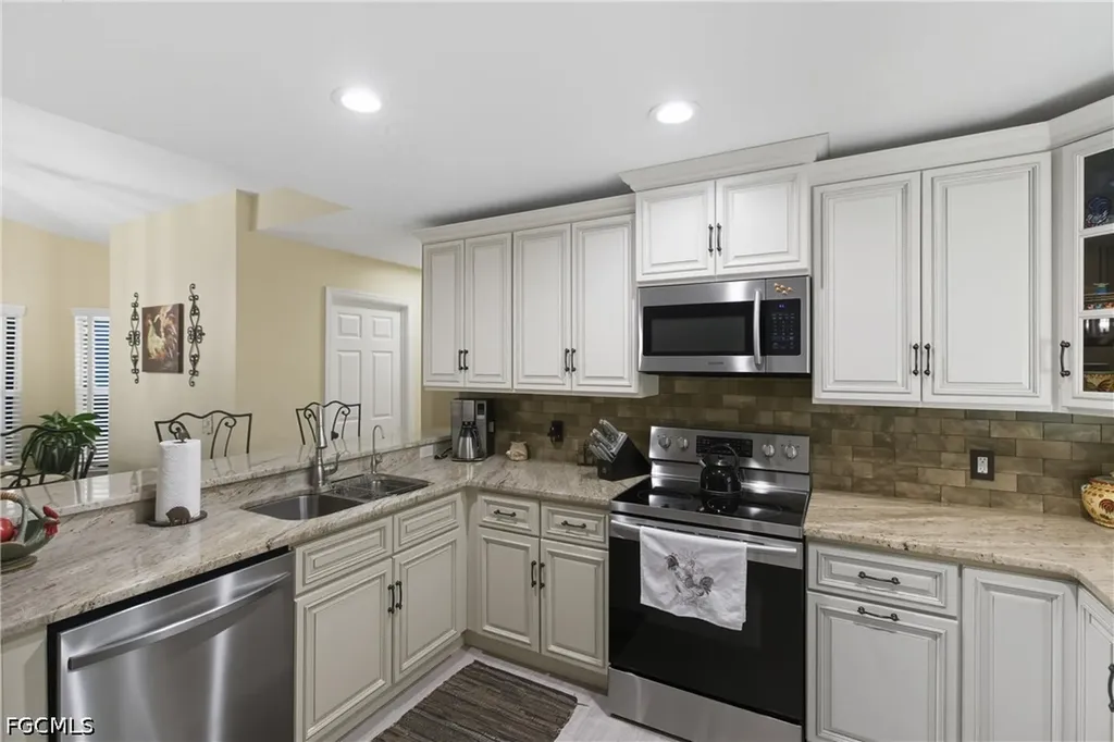 3325 SW 26th Place Cape Coral FL 33914