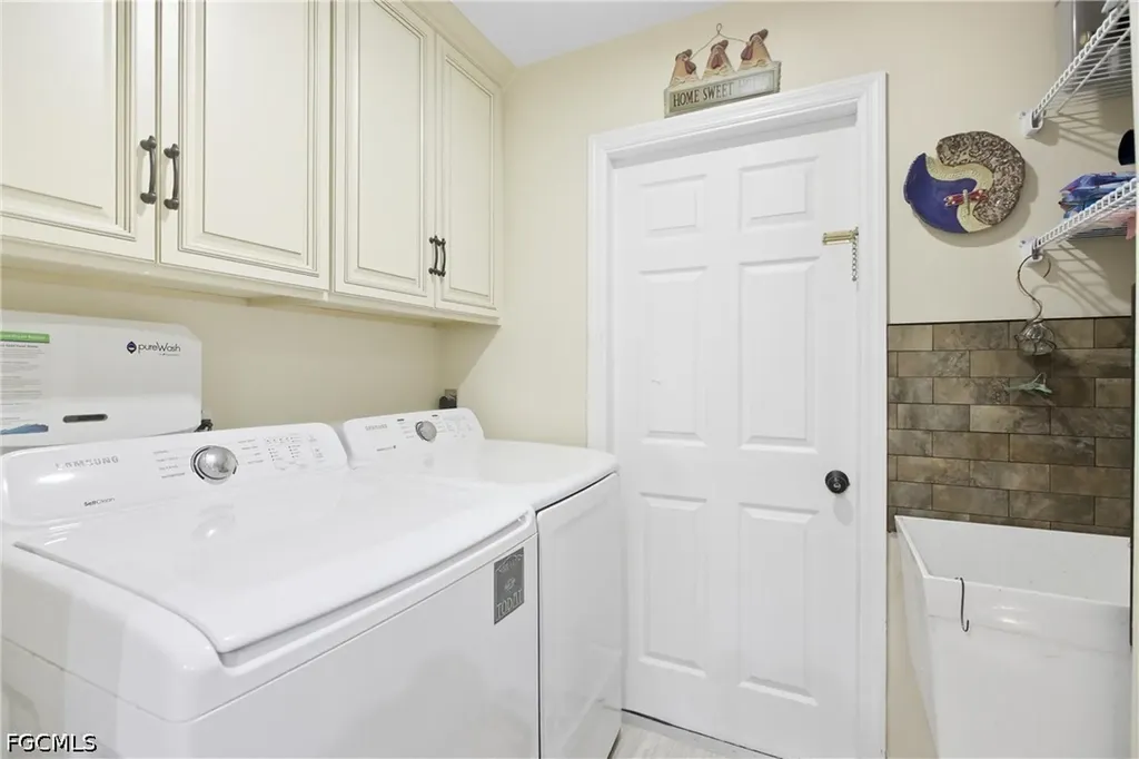 3325 SW 26th Place Cape Coral FL 33914