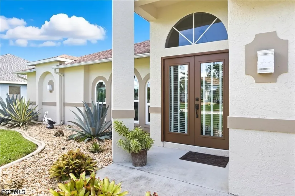 3325 SW 26th Place Cape Coral FL 33914