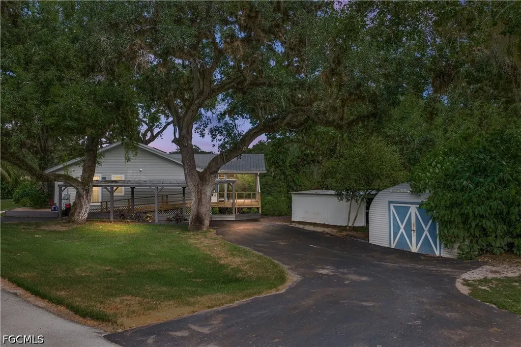 975 Caloosa Estates Drive Labelle FL 33935