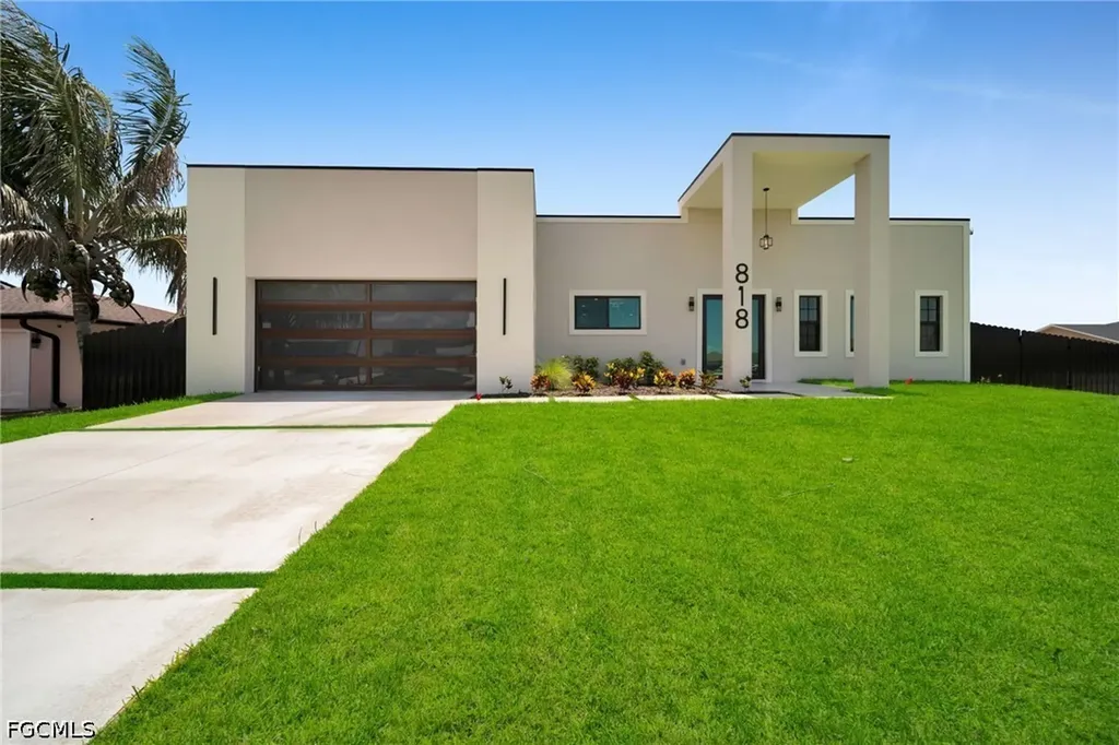 818 NE 10th Street Cape Coral FL 33909