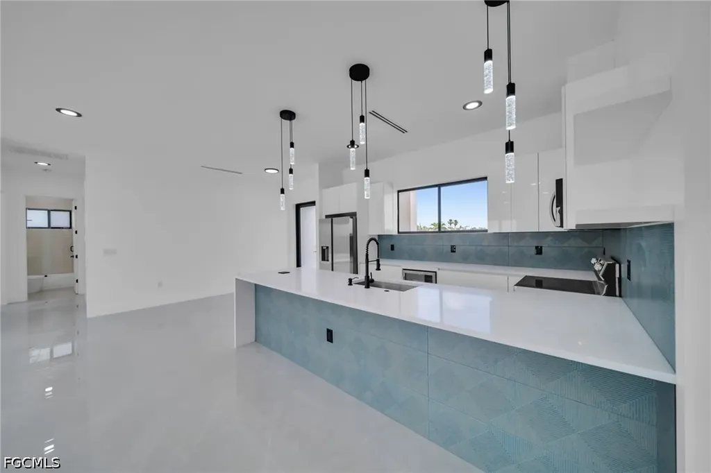 818 NE 10th Street Cape Coral FL 33909