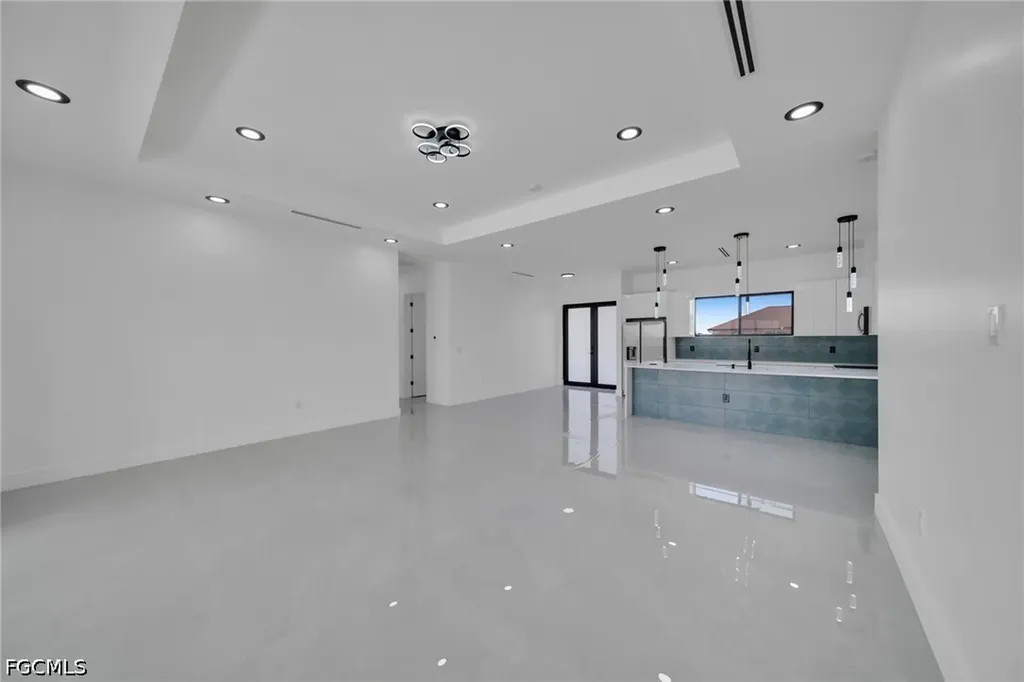 818 NE 10th Street Cape Coral FL 33909