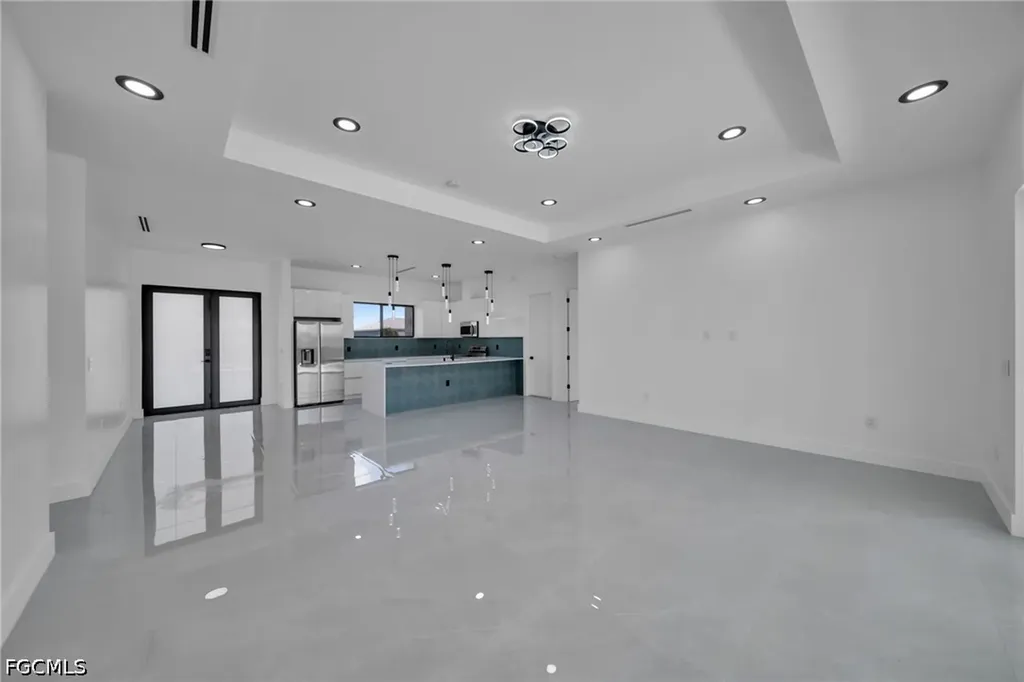 818 NE 10th Street Cape Coral FL 33909