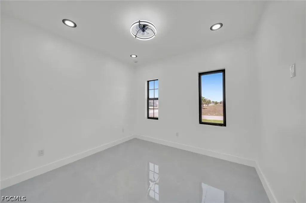 818 NE 10th Street Cape Coral FL 33909