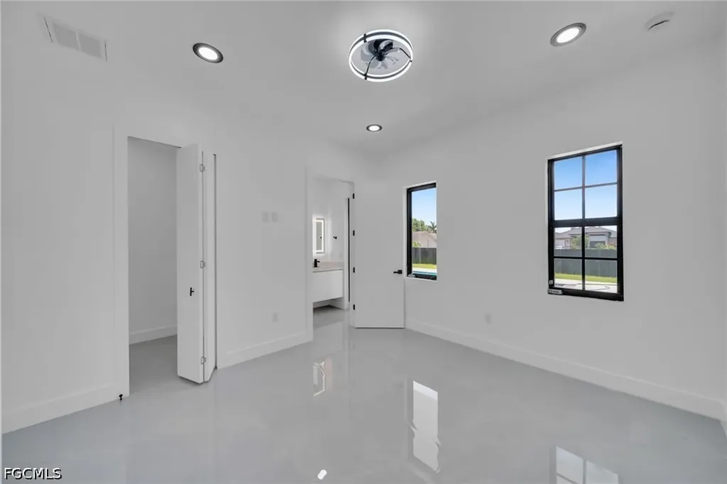 818 NE 10th Street Cape Coral FL 33909