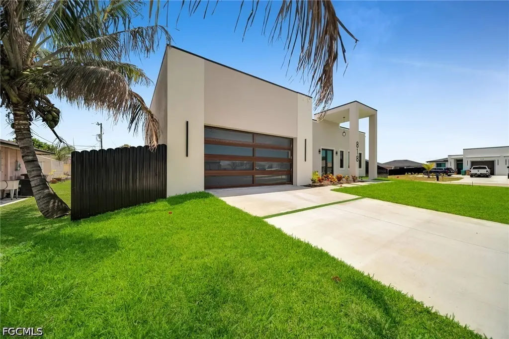 818 NE 10th Street Cape Coral FL 33909