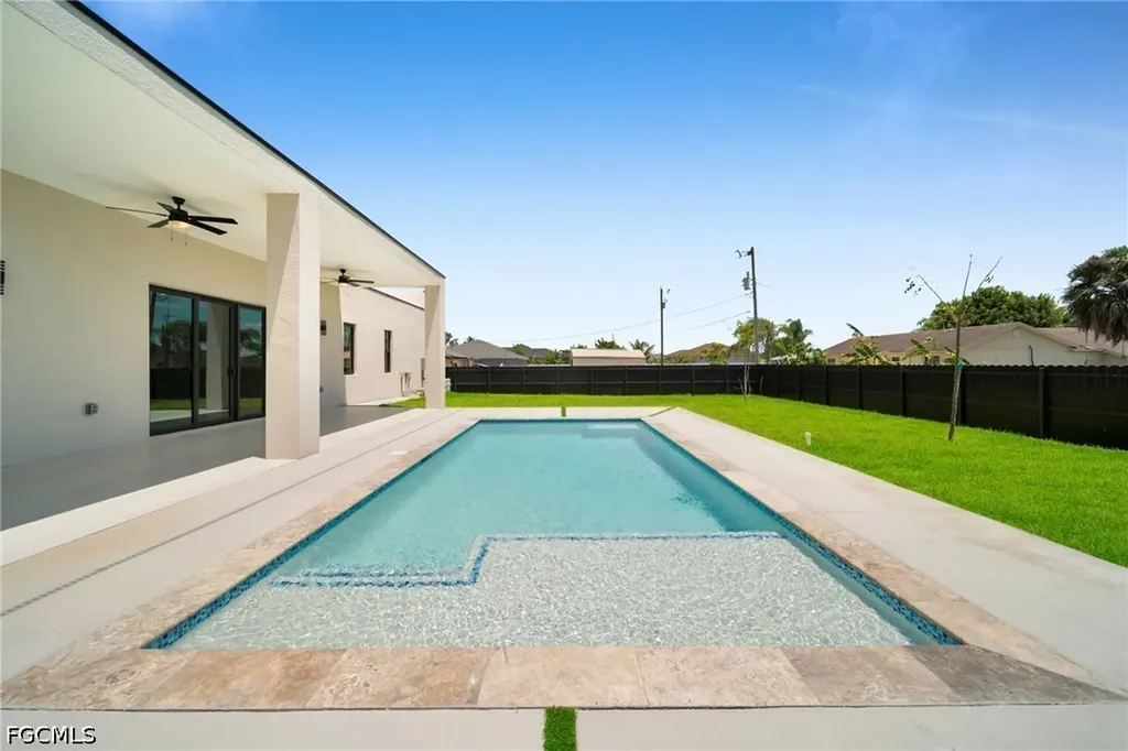 818 NE 10th Street Cape Coral FL 33909