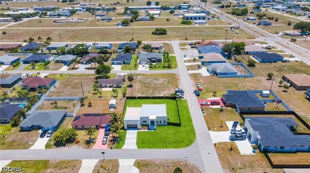 818 NE 10th Street Cape Coral FL 33909