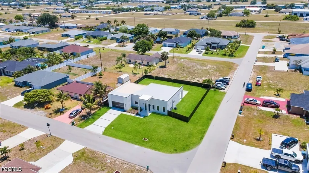 818 NE 10th Street Cape Coral FL 33909