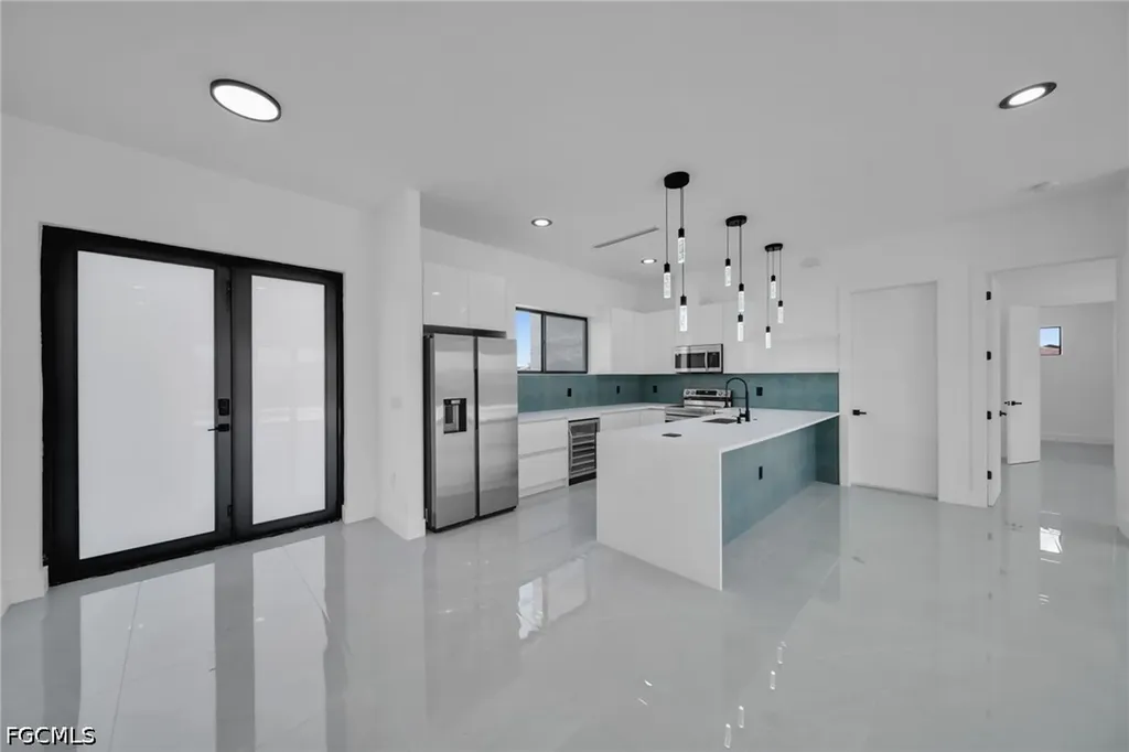 818 NE 10th Street Cape Coral FL 33909
