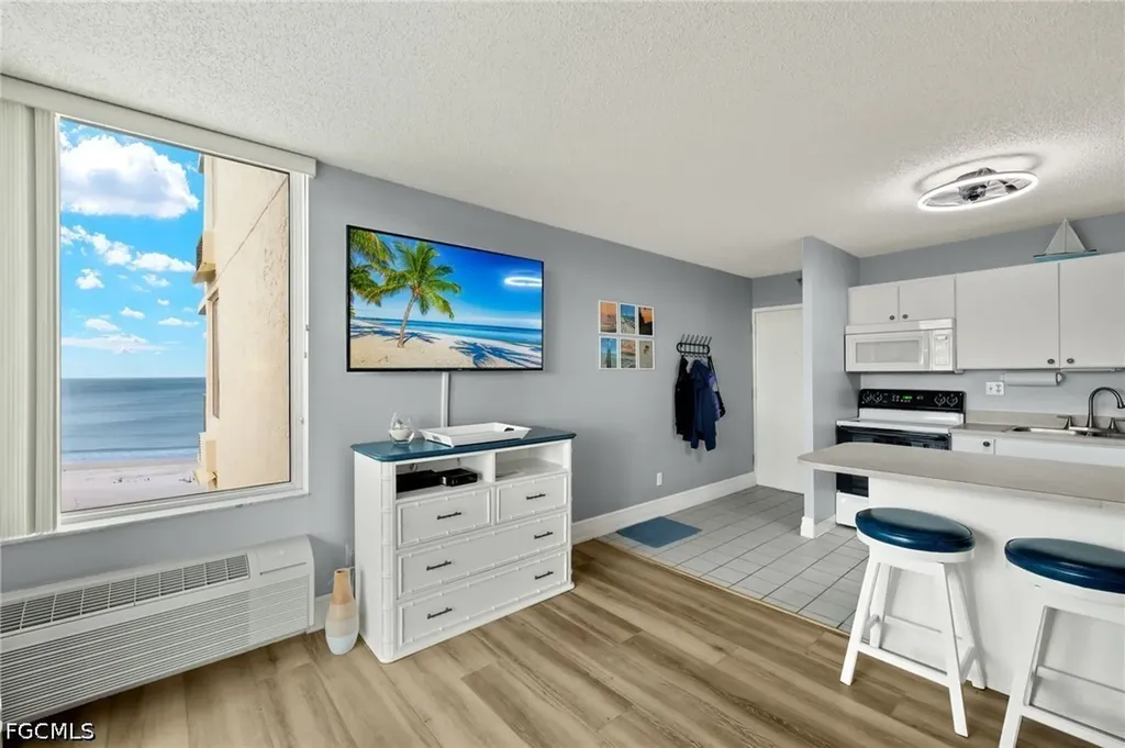 Fort Myers Beach FL, 7330 Estero Boulevard, Unit 401