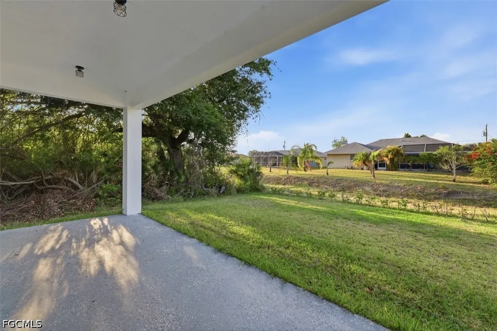 500 Sunset Road N Rotonda West FL 33947