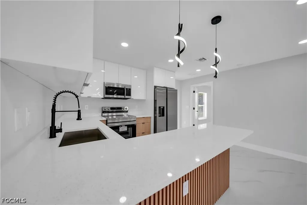 2914 4th Street SW Lehigh Acres FL 33976