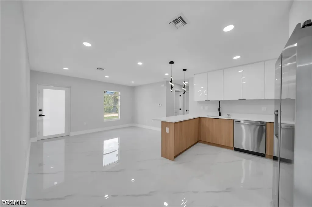 2914 4th Street SW Lehigh Acres FL 33976