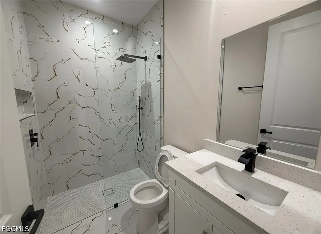 15335/ 15337 Wall Drive Fort Myers FL 33908