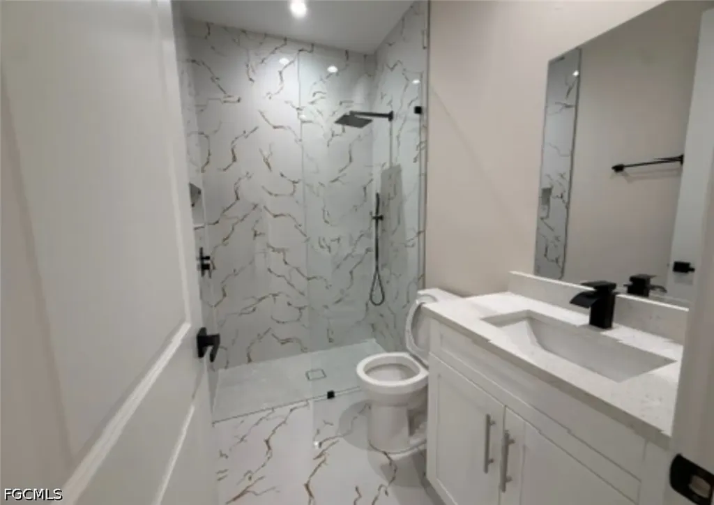 15335/ 15337 Wall Drive Fort Myers FL 33908