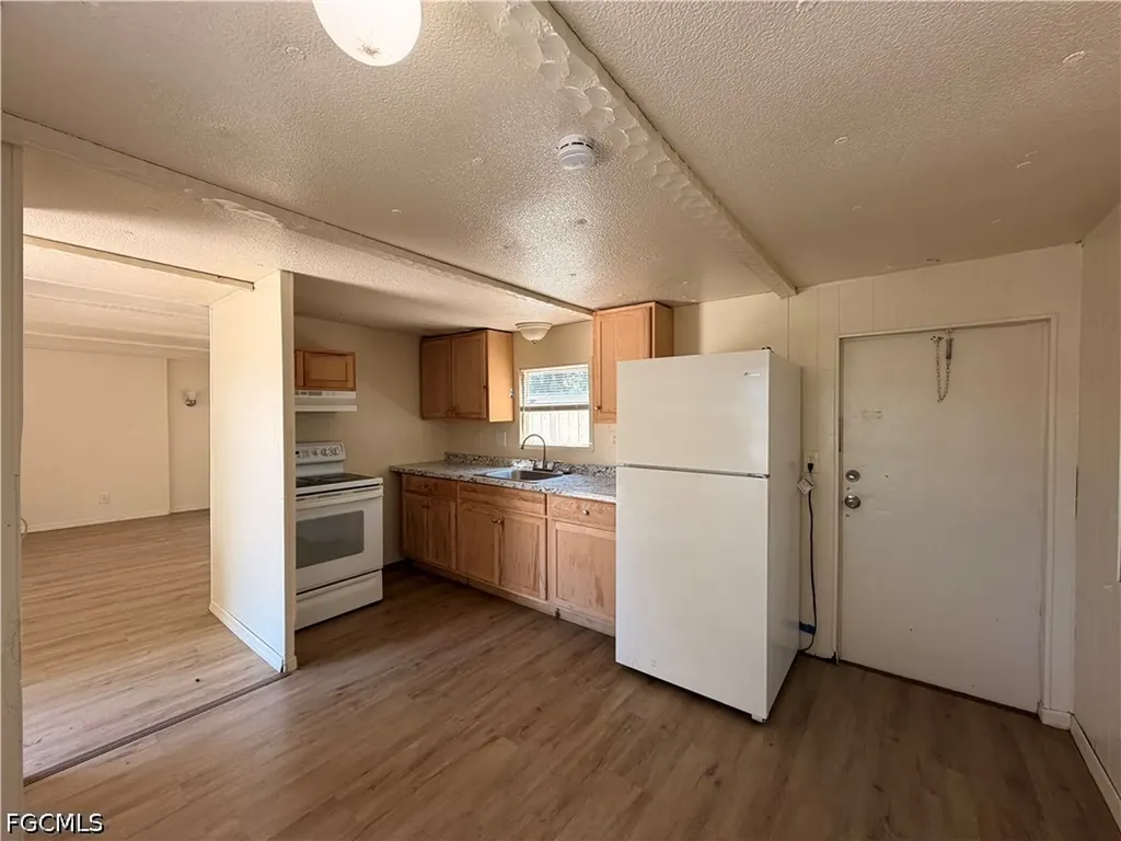 8205 Suncoast Drive North Fort Myers FL 33917