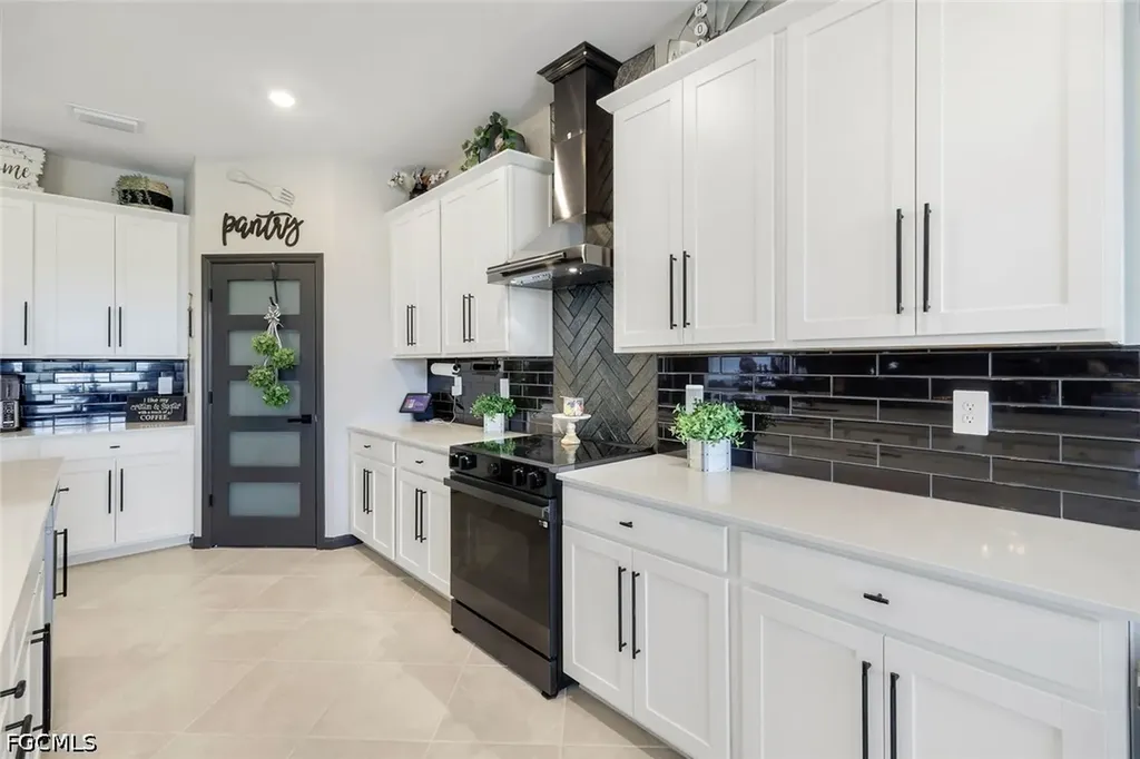 18821 Shimmer Dawn Court North Fort Myers FL 33917