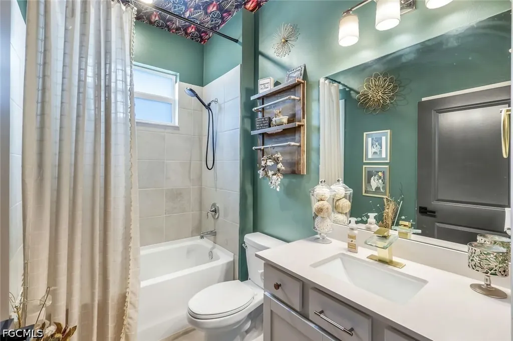 18821 Shimmer Dawn Court North Fort Myers FL 33917