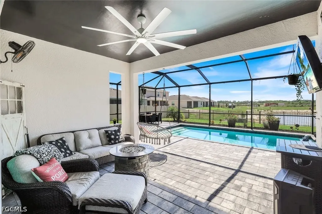 18821 Shimmer Dawn Court North Fort Myers FL 33917