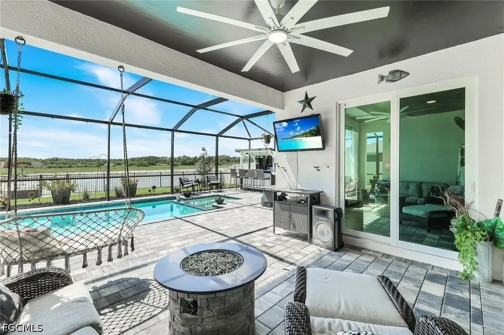 18821 Shimmer Dawn Court North Fort Myers FL 33917