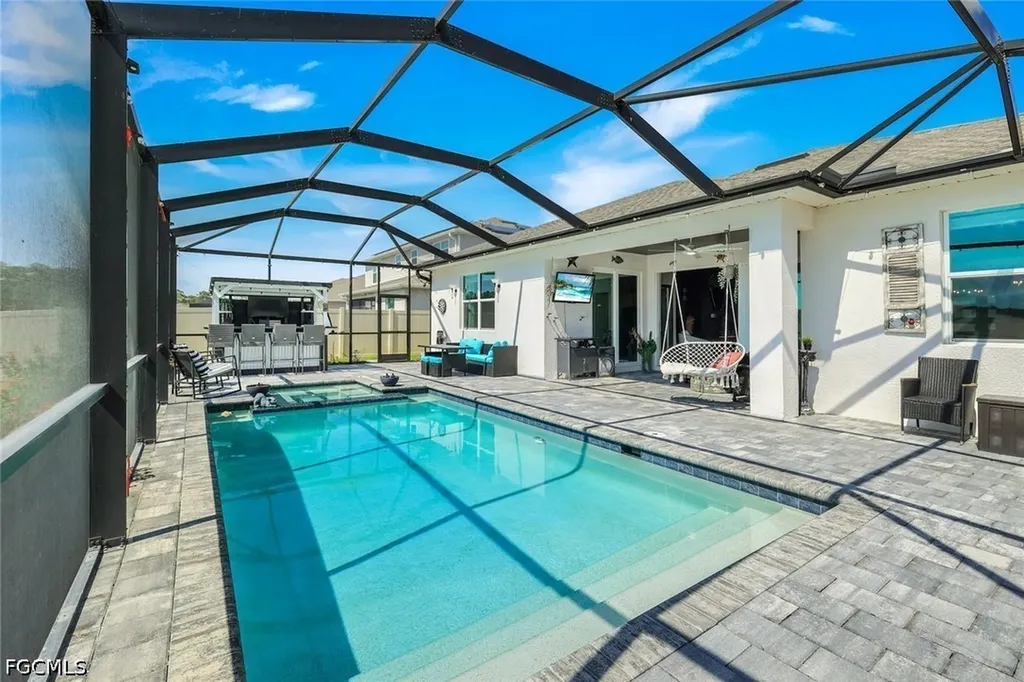 18821 Shimmer Dawn Court North Fort Myers FL 33917