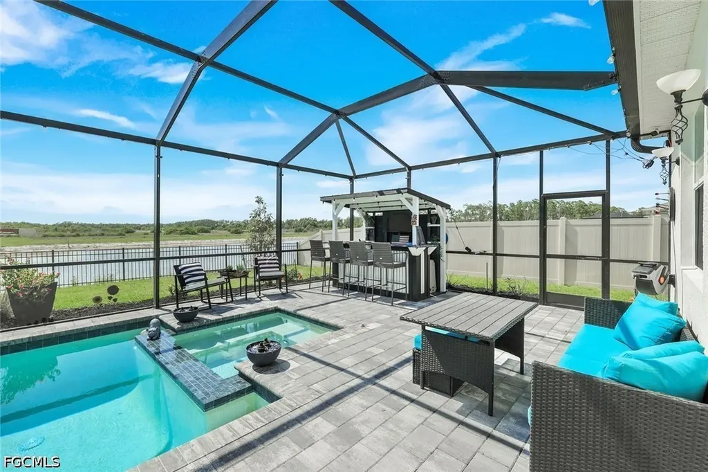 18821 Shimmer Dawn Court North Fort Myers FL 33917