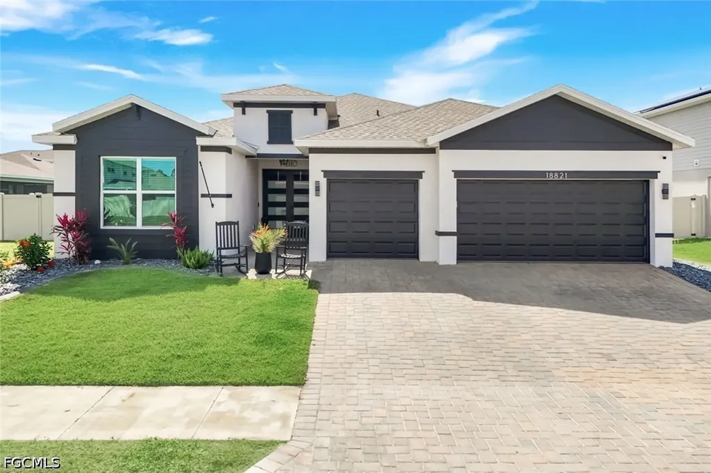 18821 Shimmer Dawn Court North Fort Myers FL 33917