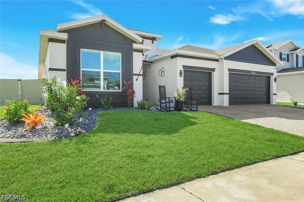 18821 Shimmer Dawn Court North Fort Myers FL 33917
