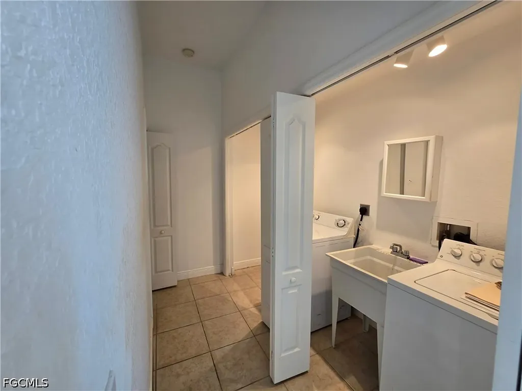 123 NW 14th Avenue Cape Coral FL 33993