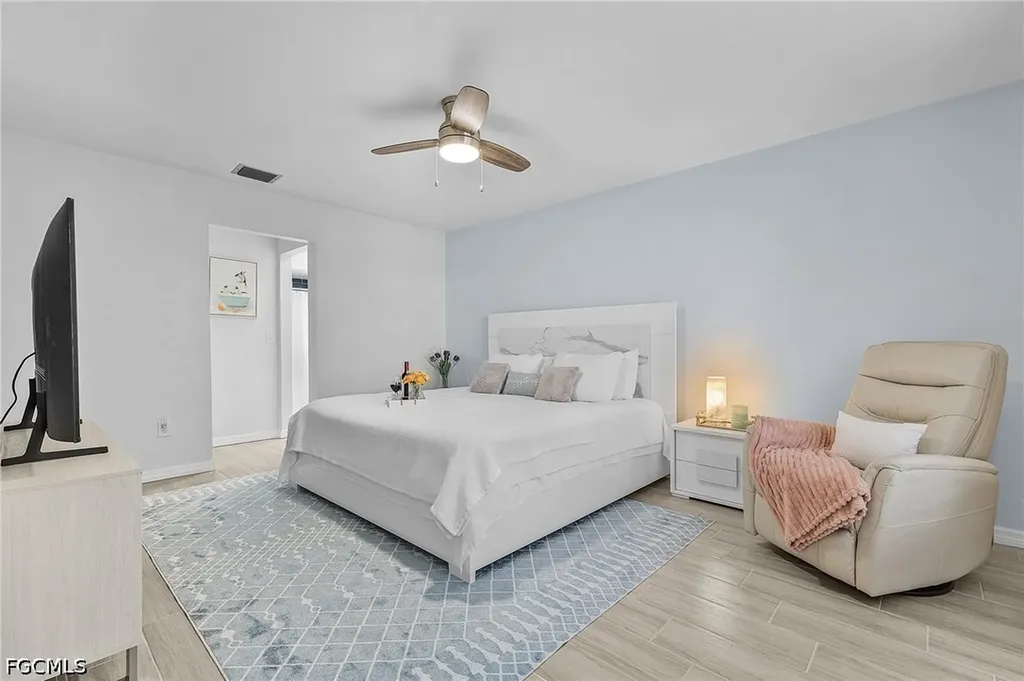 527 SW 57th Street Cape Coral FL 33914