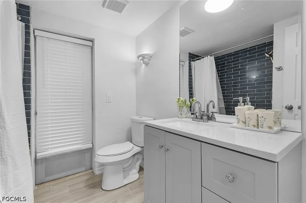 527 SW 57th Street Cape Coral FL 33914