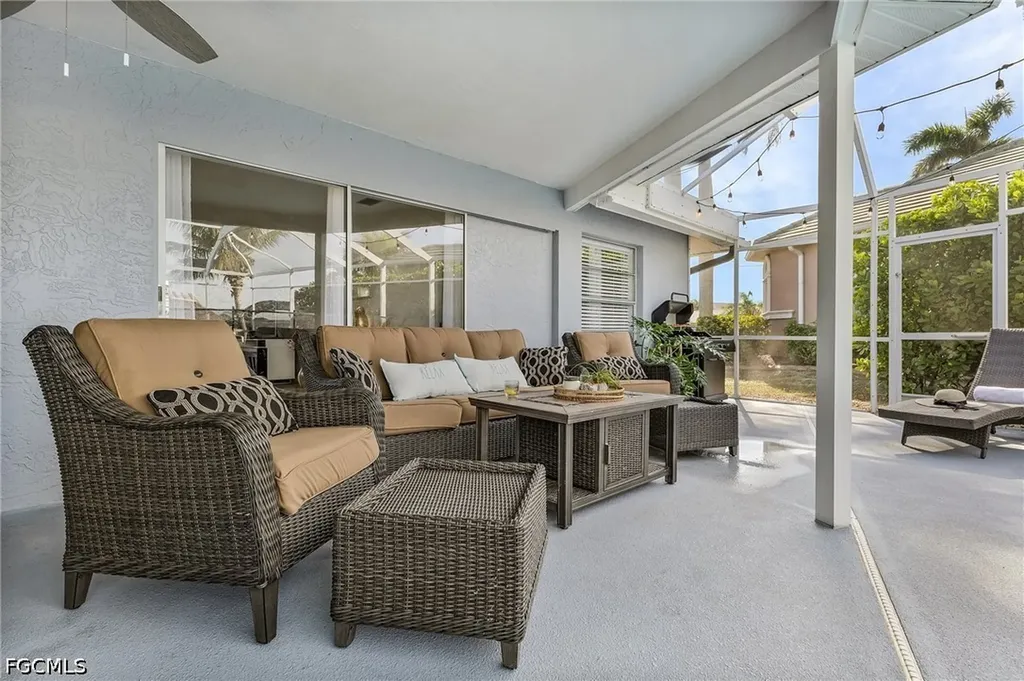 527 SW 57th Street Cape Coral FL 33914