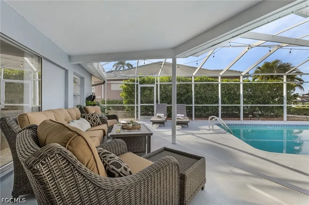 527 SW 57th Street Cape Coral FL 33914