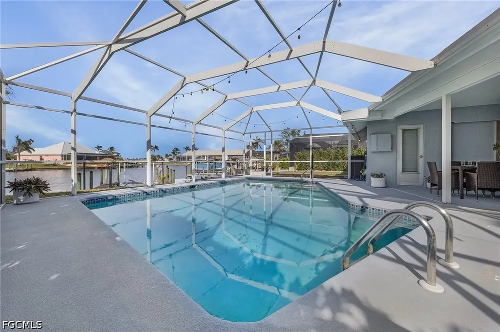 527 SW 57th Street Cape Coral FL 33914