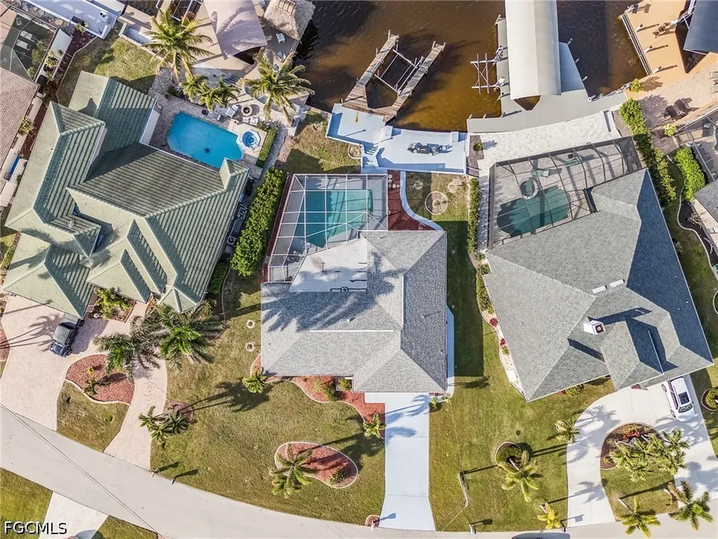 527 SW 57th Street Cape Coral FL 33914