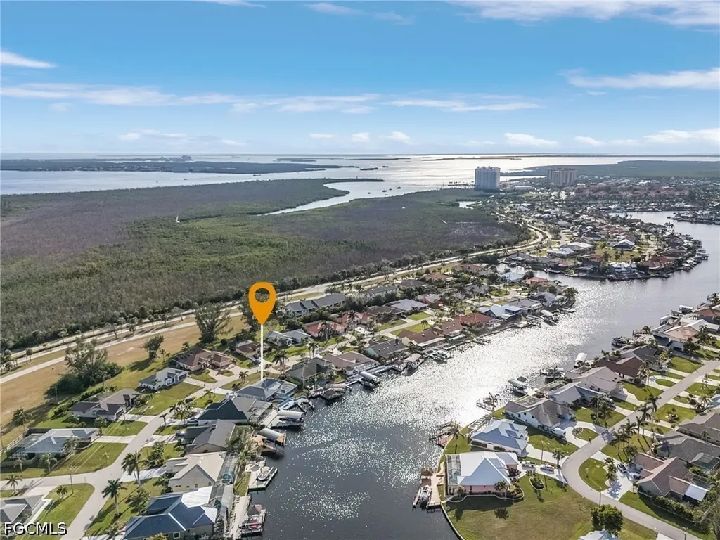 527 SW 57th Street Cape Coral FL 33914